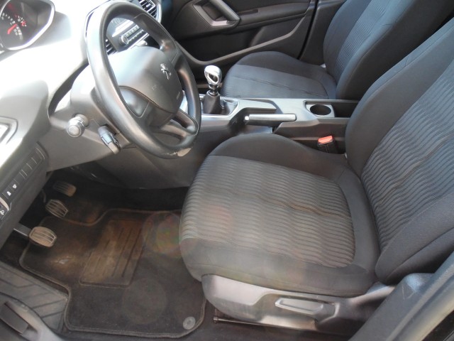 Foto 10 van PEUGEOT 308 1.6 BLUEHDI ACTIVE