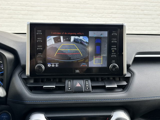 Foto 4 van Toyota RAV4 2.5 Hybrid AWD Bi-Tone Trekhaak Leder Panorama JBL Verwarmde voorruit en stuur