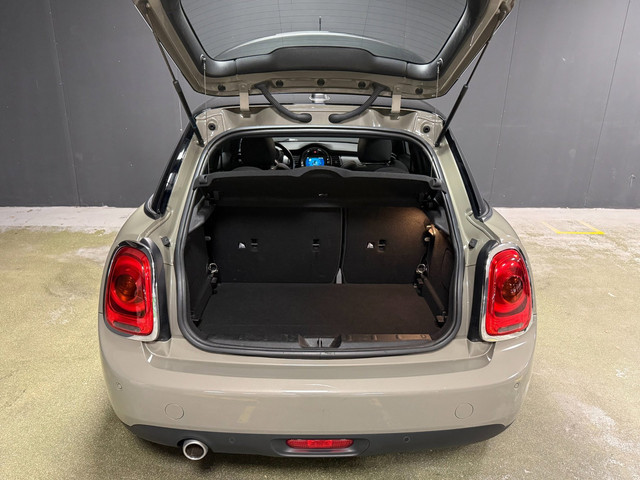 Foto 3 van Mini 5-Deurs 1.5 Cooper Salt|PDC|CRUISE|CARPLAY|BLUETOOTH|AIRCO|17INCH|