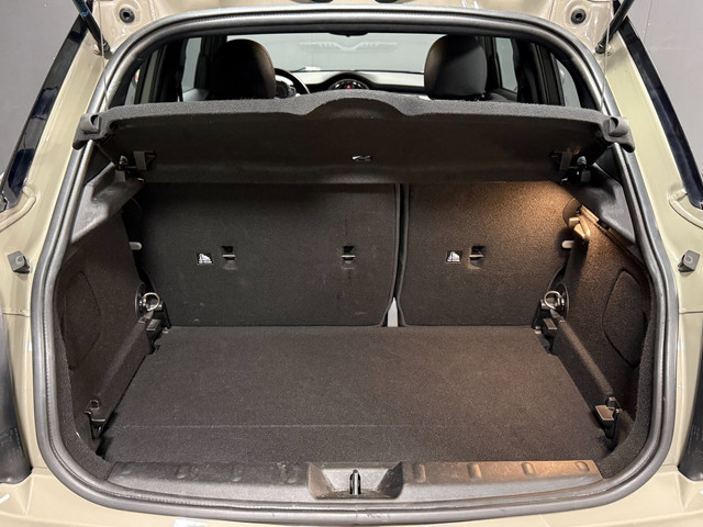 Foto 2 van Mini 5-Deurs 1.5 Cooper Salt|PDC|CRUISE|CARPLAY|BLUETOOTH|AIRCO|17INCH|