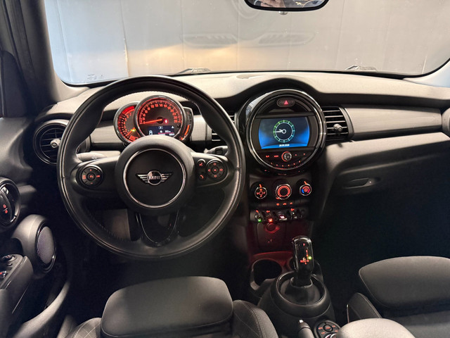 Foto 10 van Mini 5-Deurs 1.5 Cooper Salt|PDC|CRUISE|CARPLAY|BLUETOOTH|AIRCO|17INCH|