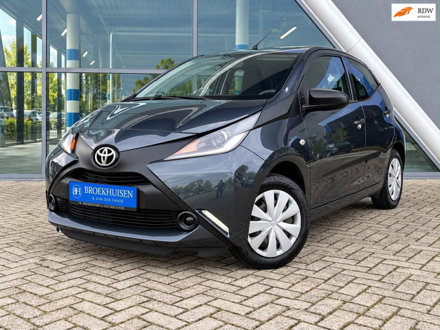 Foto 10 van Toyota Aygo 1.0 VVT-i x-now Airco / Start Stop