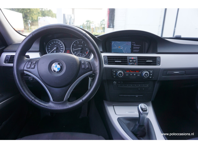 Foto 10 van BMW 3 Serie Touring 316i Navi | Handgeschakeld | Diff maakt geluid | 316