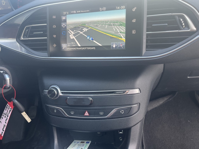 Foto 8 van Peugeot 308 SW 1.6 BlueHDI Clima Leer Stoelverw Camera Pano