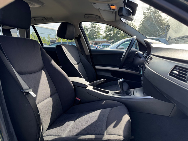 Foto 10 van BMW 3-serie Touring 318i - Airco-Cruise-PDC- APK 03-27