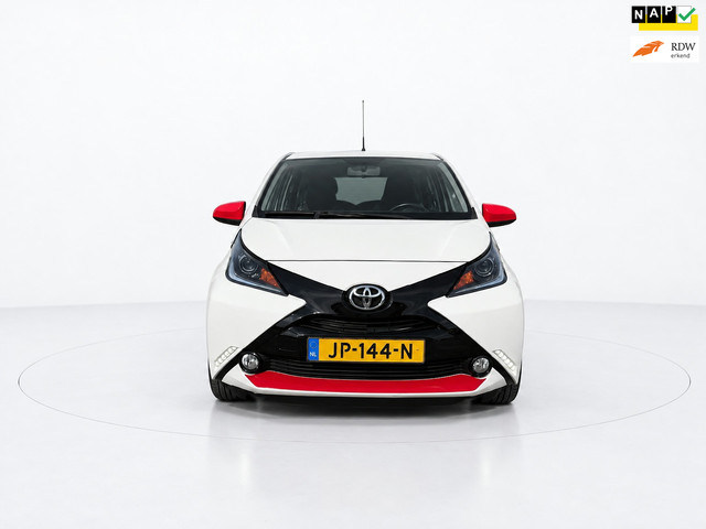 Foto 3 van Toyota Aygo 1.0 VVT-i x-play AIRCO CAMERA ZEER LEUKE AUTO
