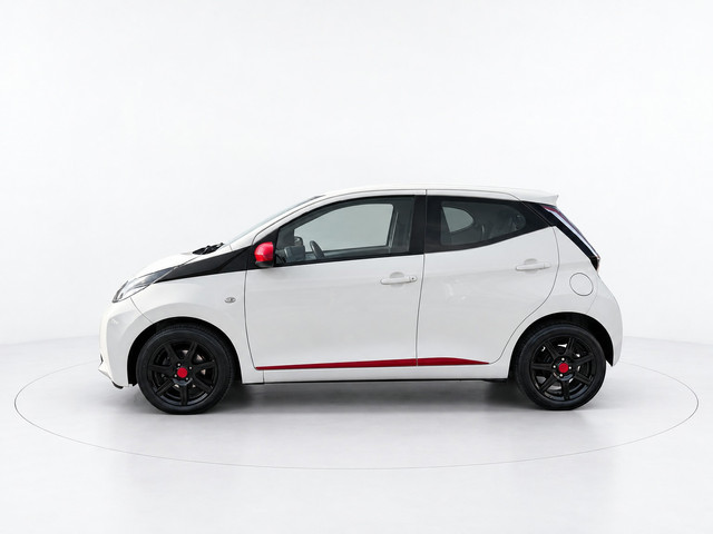 Foto 2 van Toyota Aygo 1.0 VVT-i x-play AIRCO CAMERA ZEER LEUKE AUTO