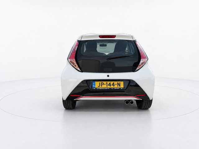 Foto 8 van Toyota Aygo 1.0 VVT-i x-play AIRCO CAMERA ZEER LEUKE AUTO