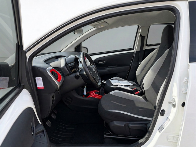 Foto 7 van Toyota Aygo 1.0 VVT-i x-play AIRCO CAMERA ZEER LEUKE AUTO