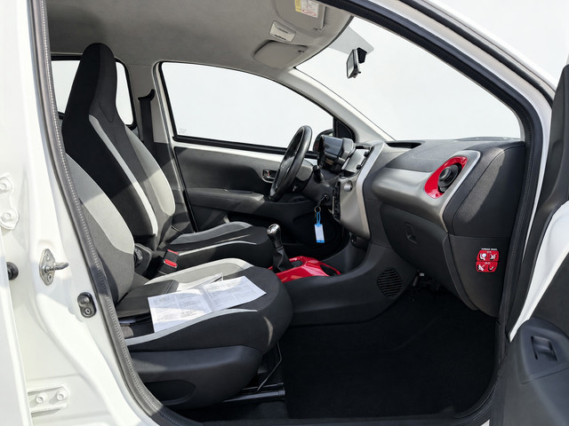 Foto 6 van Toyota Aygo 1.0 VVT-i x-play AIRCO CAMERA ZEER LEUKE AUTO