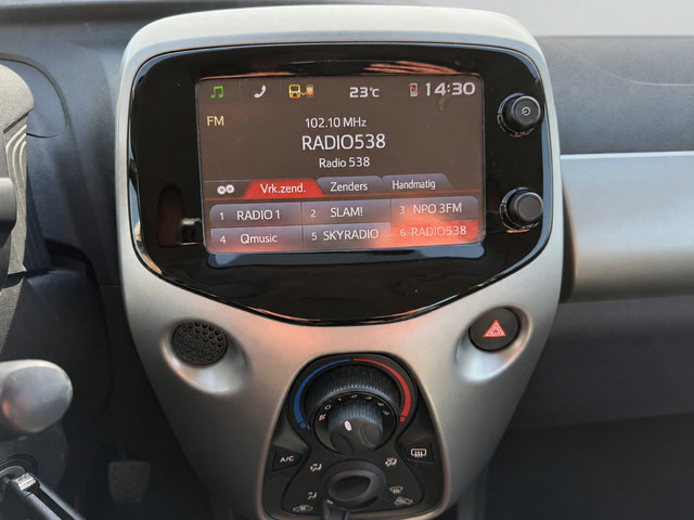 Foto 5 van Toyota Aygo 1.0 VVT-i x-play AIRCO CAMERA ZEER LEUKE AUTO