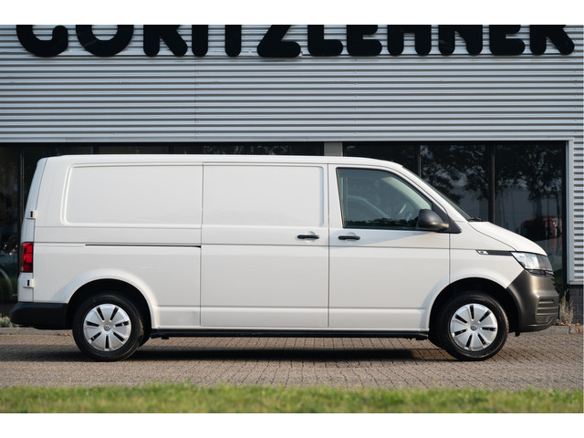 Foto 7 van Volkswagen Transporter 2.0 TDI L2H1 28 | Cruise | Airco | Bluetooth | Betimmering |