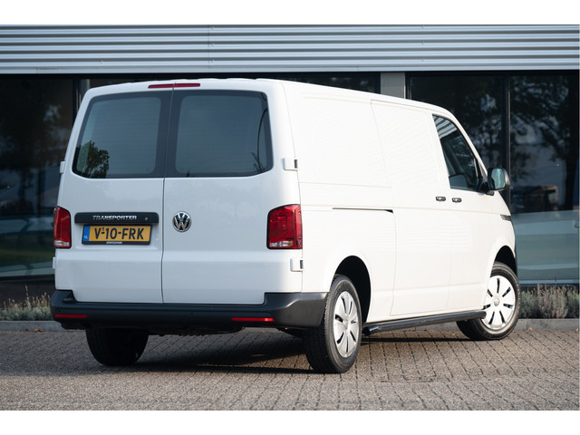 Foto 10 van Volkswagen Transporter 2.0 TDI L2H1 28 | Cruise | Airco | Bluetooth | Betimmering |
