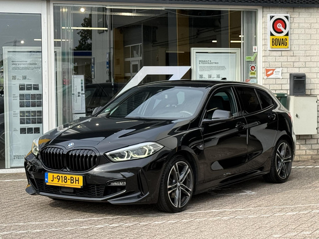 Foto 5 van BMW 1-serie 118i Executive Edition | NAP | Dealer onderhouden | Stoelverwarming | Navigatie | LED |
