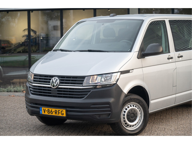 Foto 3 van Volkswagen Transporter 2.0 TDI L2H1 30 DC Comfortline | Navi | Camera | PDC V+A | AppConnect | 2 Sch