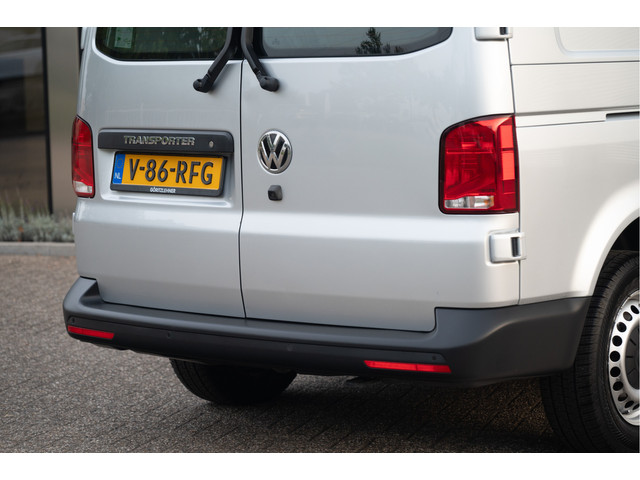 Foto 10 van Volkswagen Transporter 2.0 TDI L2H1 30 DC Comfortline | Navi | Camera | PDC V+A | AppConnect | 2 Sch
