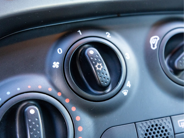 Foto 10 van Fiat 500 0.9 TwinAir Turbo 500S *A/C | Apple Carplay | Halfleder | 16" Lichtmetaal | Sportstoelen*