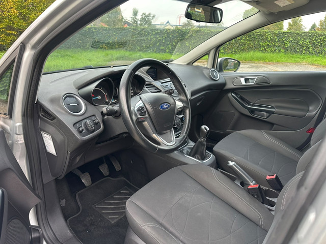 Foto 2 van Ford Fiesta 1.5 TDCi Style Lease