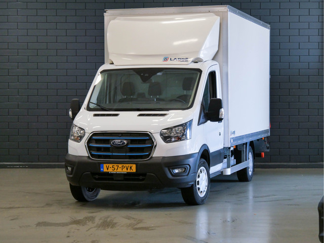 Foto 3 van Ford E-Transit 68 kWh 390L Trend Bakwagen + Dhollandia Laadklep | ZIJDEUR | SNELLADEN | NAVIGATIE |
