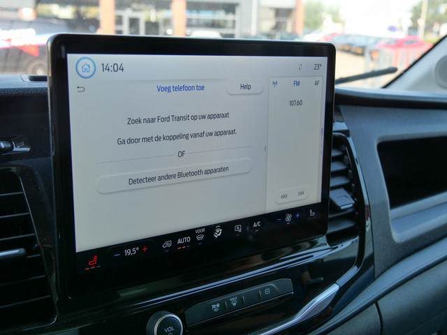 Foto 6 van Ford E-Transit 68 kWh 390L Trend Bakwagen + Dhollandia Laadklep | ZIJDEUR | SNELLADEN | NAVIGATIE |