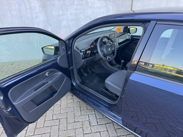 Foto 9 van Volkswagen up! 1.0 move up! BlueM. (bj 2013)