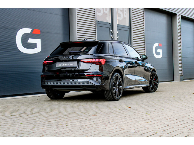 Foto 2 van Audi A3 Sportback 45 TFSI e S edition Competition | Memory | B&O | Matrix | Camera | Standkachel