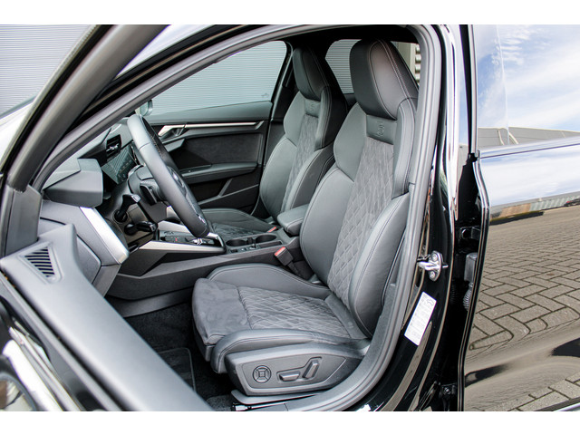 Foto 4 van Audi A3 Sportback 45 TFSI e S edition Competition | Memory | B&O | Matrix | Camera | Standkachel