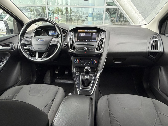 Foto 6 van Ford Focus Wagon 1.0 Titanium 125pk Trekhaak / Camera / Cruise Control