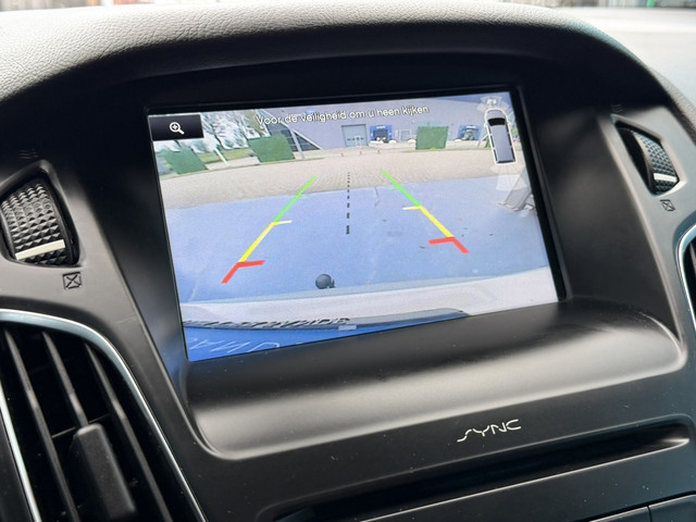 Foto 2 van Ford Focus Wagon 1.0 Titanium 125pk Trekhaak / Camera / Cruise Control