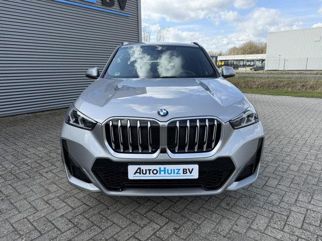 Foto 8 van BMW X1 sDrive20i M Sport Panoramadak Stuurwielverwarming Massage 19 Inch Keyless Entry ACC Harman-Ka