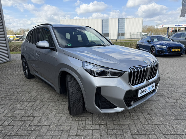 Foto 7 van BMW X1 sDrive20i M Sport Panoramadak Stuurwielverwarming Massage 19 Inch Keyless Entry ACC Harman-Ka