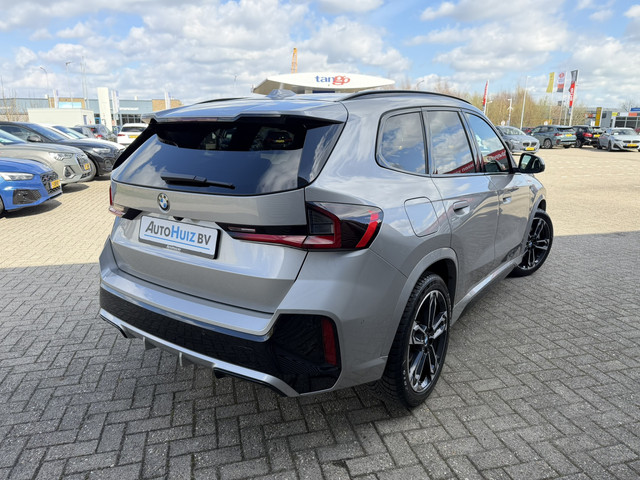 Foto 6 van BMW X1 sDrive20i M Sport Panoramadak Stuurwielverwarming Massage 19 Inch Keyless Entry ACC Harman-Ka