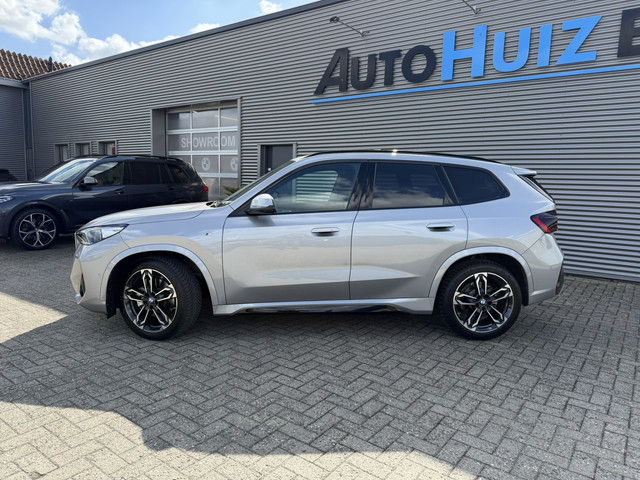 Foto 3 van BMW X1 sDrive20i M Sport Panoramadak Stuurwielverwarming Massage 19 Inch Keyless Entry ACC Harman-Ka