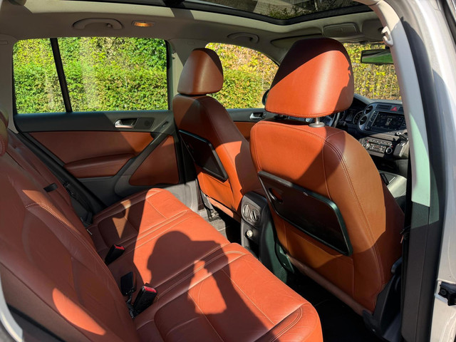 Foto 3 van Volkswagen Tiguan 2.0 TSI 4Motion-R LINE-Pano-Leer-Trekhaak-