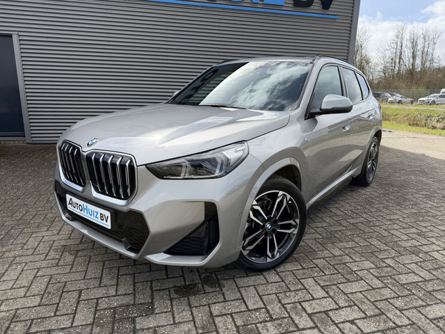 Foto 10 van BMW X1 sDrive20i M Sport Premium Pakket Panoramadak Trekhaak Achteruitrijcamera Stoelverwarming Keyl