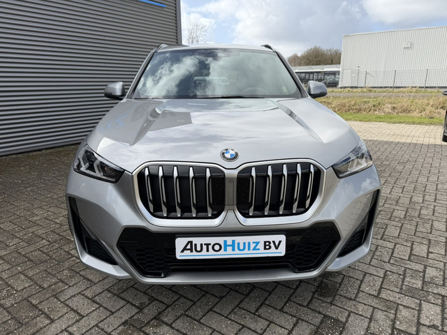 Foto 9 van BMW X1 sDrive20i M Sport Premium Pakket Panoramadak Trekhaak Achteruitrijcamera Stoelverwarming Keyl