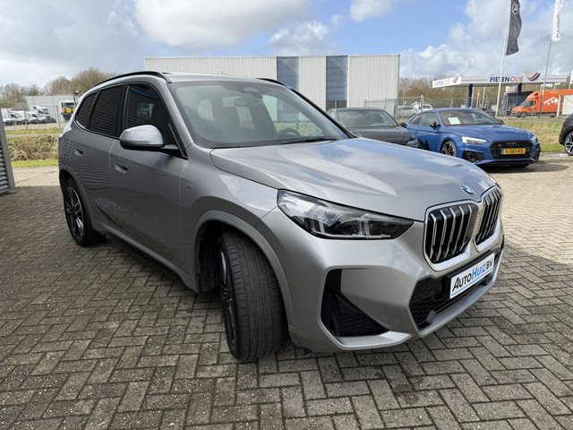 Foto 8 van BMW X1 sDrive20i M Sport Premium Pakket Panoramadak Trekhaak Achteruitrijcamera Stoelverwarming Keyl