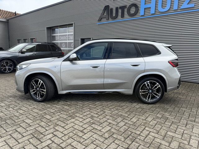 Foto 4 van BMW X1 sDrive20i M Sport Premium Pakket Panoramadak Trekhaak Achteruitrijcamera Stoelverwarming Keyl