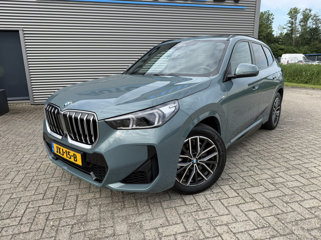 Foto 10 van BMW X1 xDrive23i M Sport Panoramadak Trekhaak Head-Up Display Leder ACC Stoelverwarming Harman-Kardo