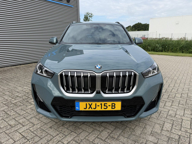 Foto 9 van BMW X1 xDrive23i M Sport Panoramadak Trekhaak Head-Up Display Leder ACC Stoelverwarming Harman-Kardo