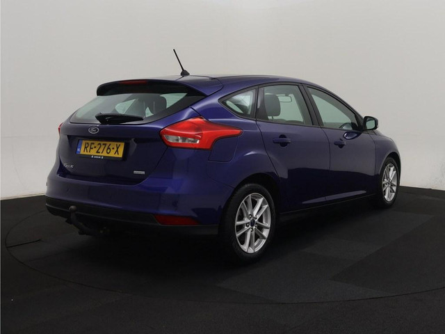 Foto 2 van Ford Focus 1.0 Lease Edition Trekhaak/4S.Banden/Nav/Ac