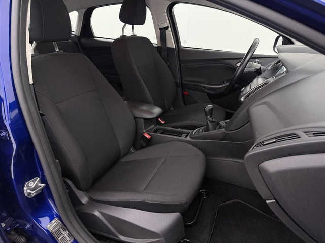 Foto 5 van Ford Focus 1.0 Lease Edition Trekhaak/4S.Banden/Nav/Ac