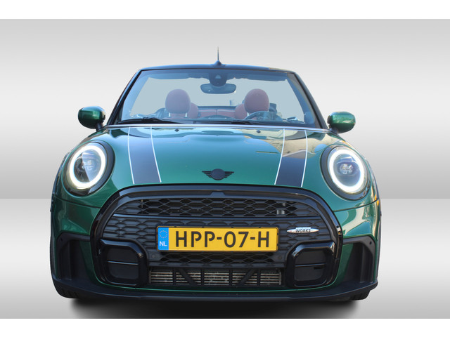 Foto 4 van MINI Cabrio 1.5 Cooper John Cooper Works l Britisch racing green l Chester bruin leer l PDC l Stoelv