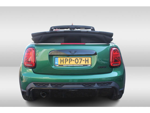 Foto 6 van MINI Cabrio 1.5 Cooper John Cooper Works l Britisch racing green l Chester bruin leer l PDC l Stoelv