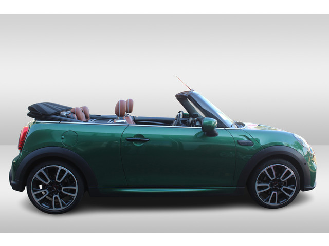 Foto 8 van MINI Cabrio 1.5 Cooper John Cooper Works l Britisch racing green l Chester bruin leer l PDC l Stoelv
