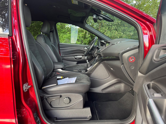 Foto 4 van Ford Kuga 1.5 EcoBoost ST Line 2017 150PK NAVI CLIMA DAB+ TREKHAAK