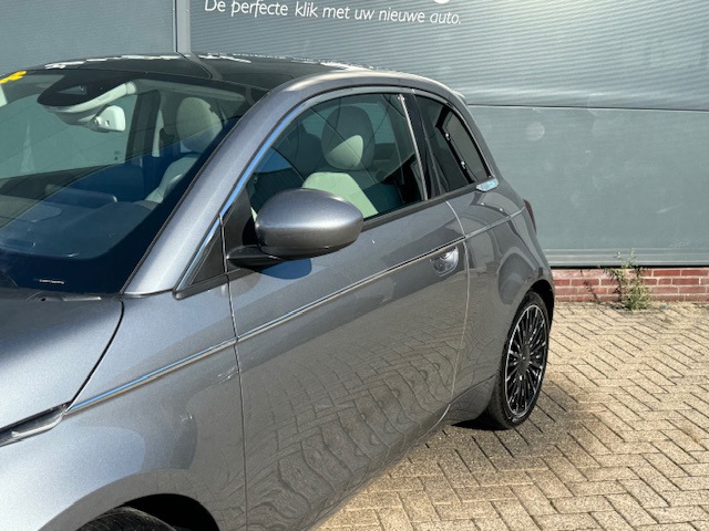Foto 7 van Fiat 500 La Prima By Bocelli 42 kWh *pano *camera *carplay