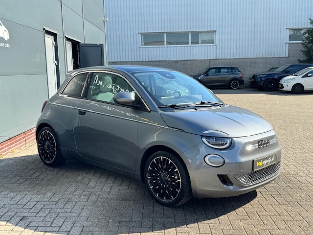 Foto 10 van Fiat 500 La Prima By Bocelli 42 kWh *pano *camera *carplay