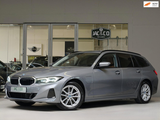 Foto 2 van BMW 3-serie Touring 320e Cognac Leder - Dealer onderhouden