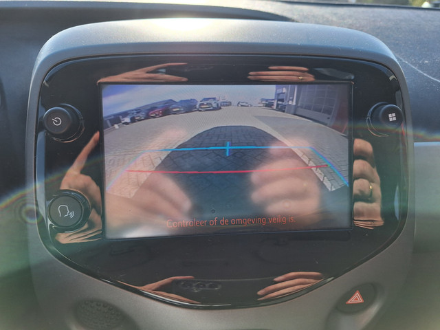 Foto 3 van Toyota Aygo 1.0 VVT-i x-play met AppleCarPaly/AndroidAuto